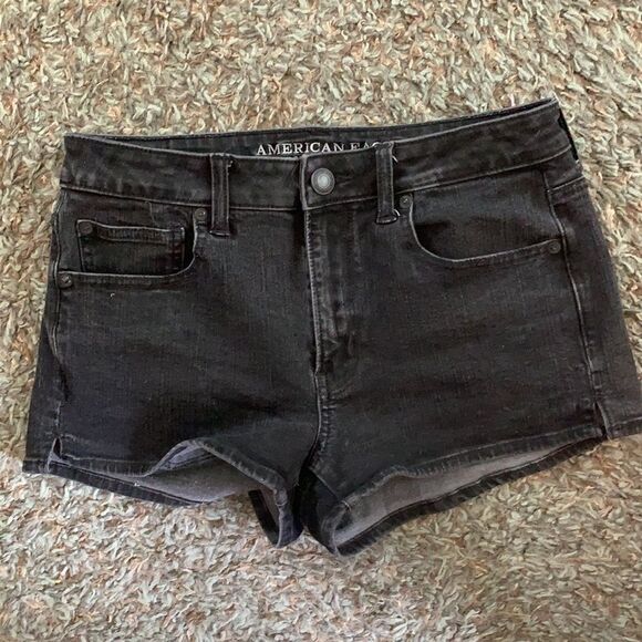 EXCELLENT CONDITION WOMEN’S SIZE 6 AMERICAN EAGLE HI-RISE SHORTIE BLACK SHORTS - Picture 2 of 7